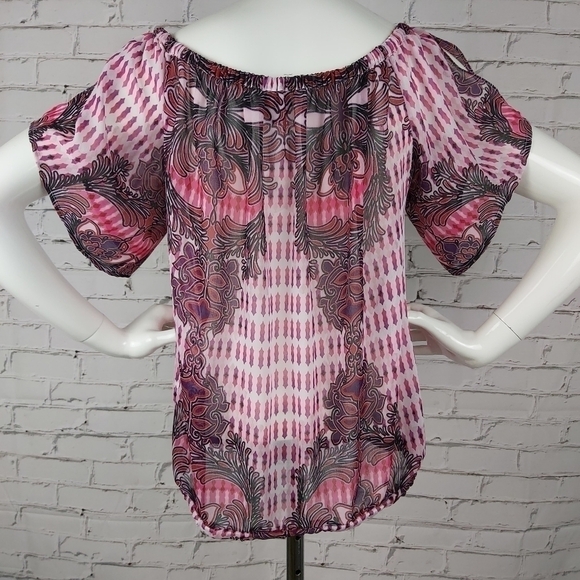 BEBE Floral Sheer Cold Shoulder Top - Picture 3 of 10